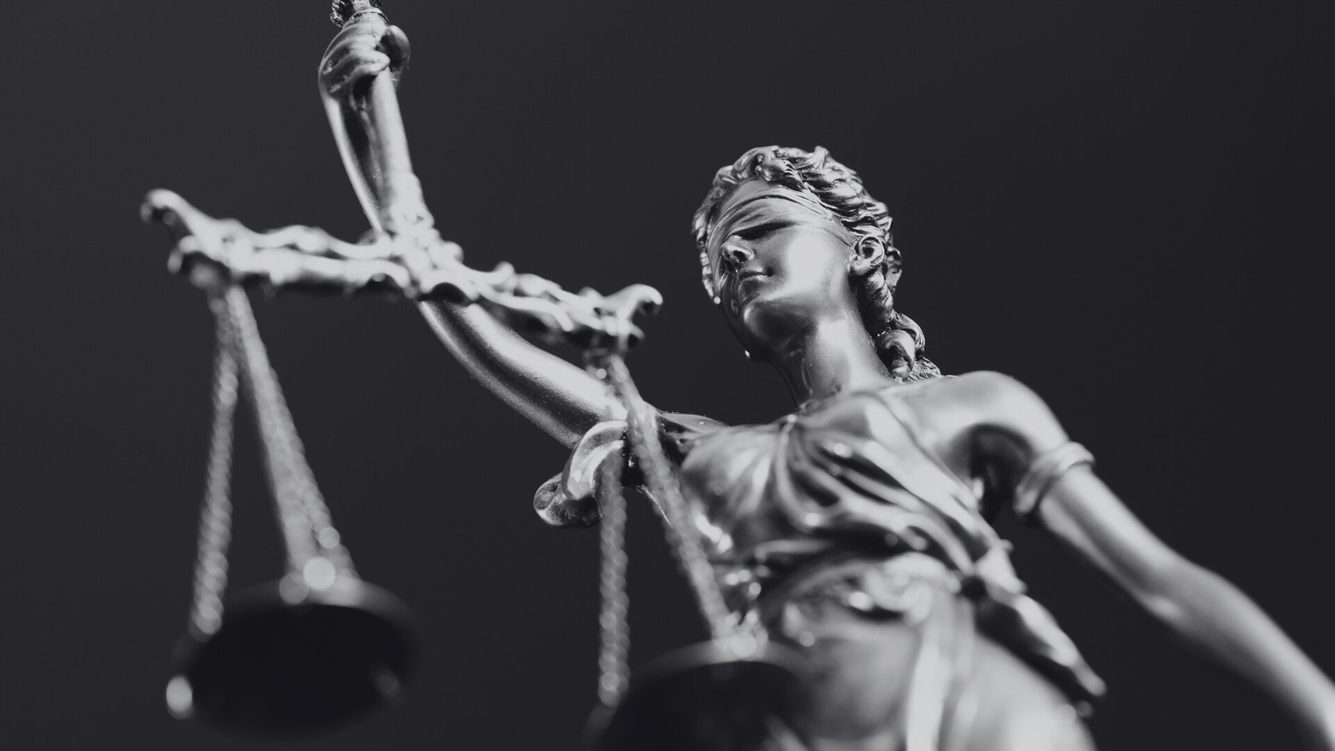 Court annuls personal sanctions against former Top Executive of a major international financial group